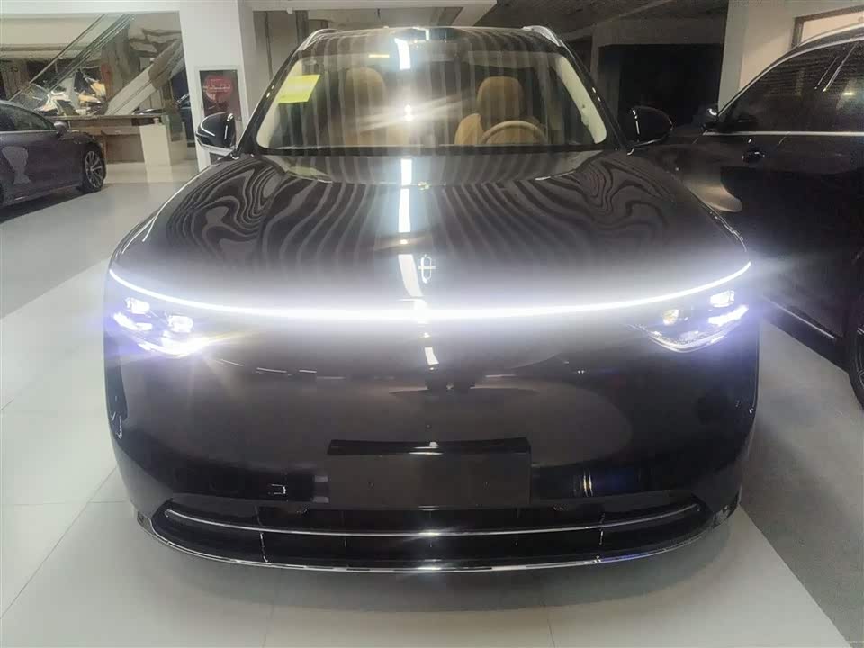 AITO Ask the world M8