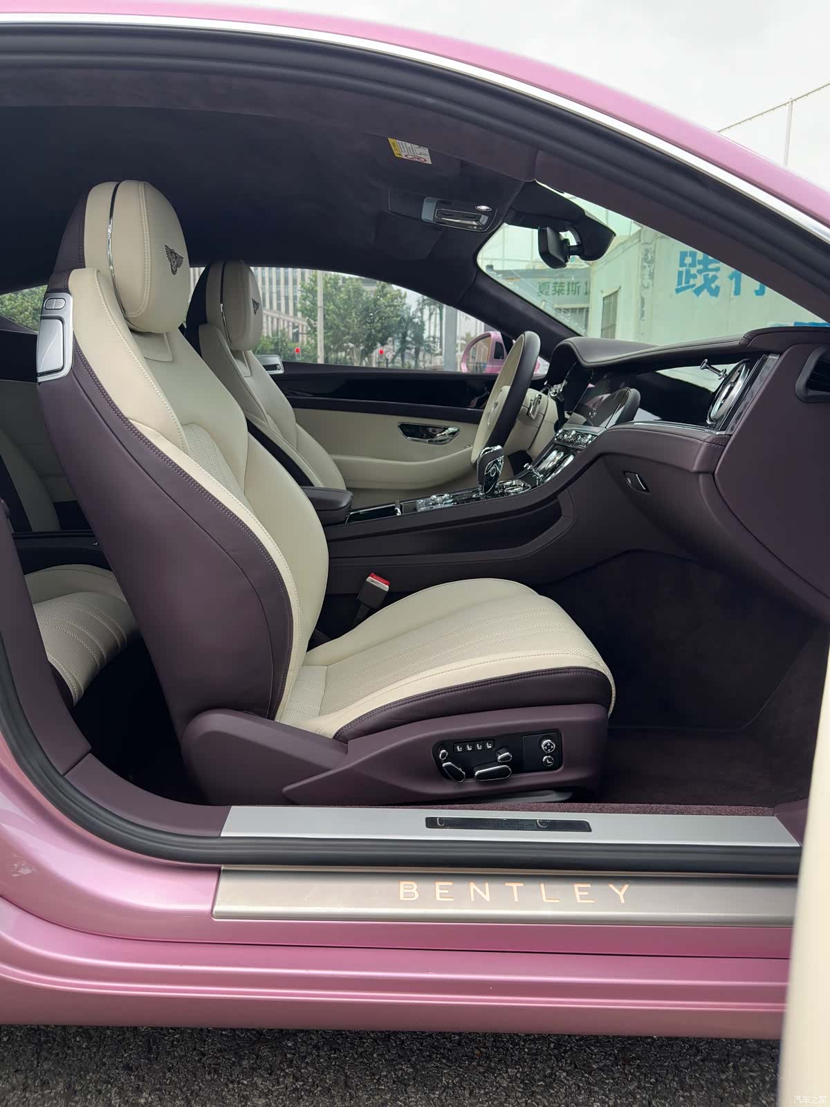 Bentley Continental GT, 2022 13