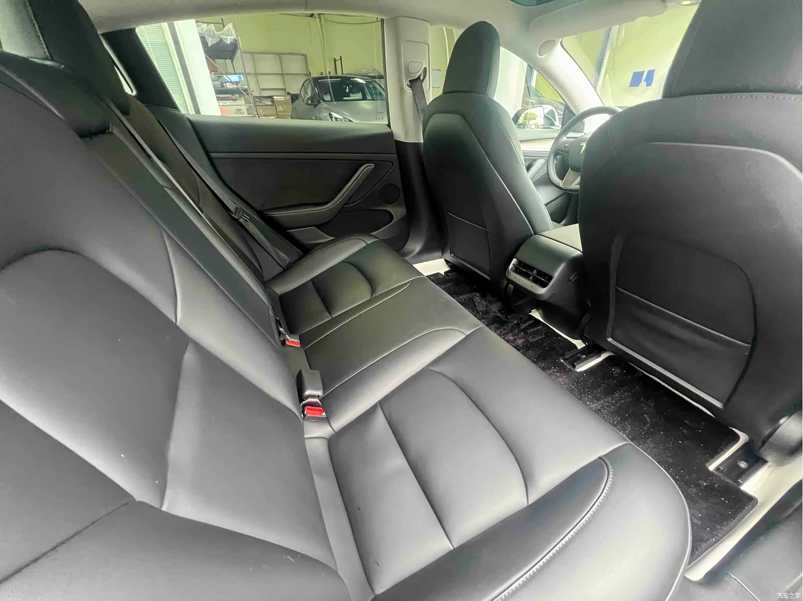 Tesla Model 3, 2023 11