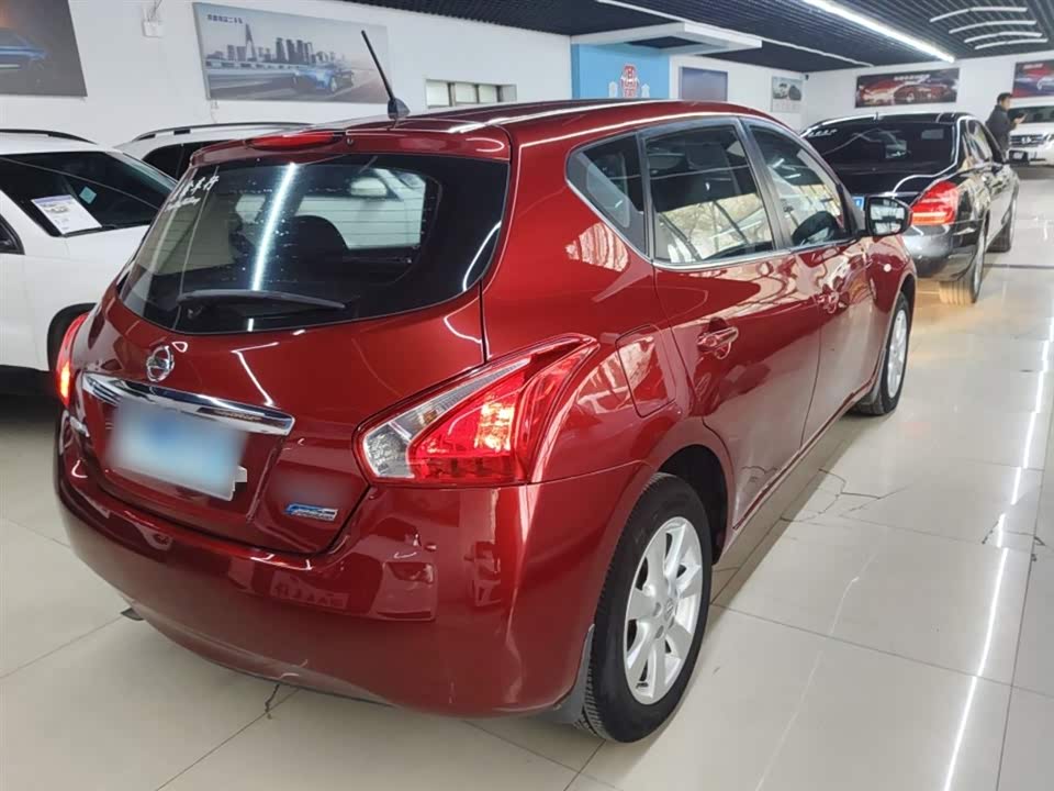 Nissan TIIDA