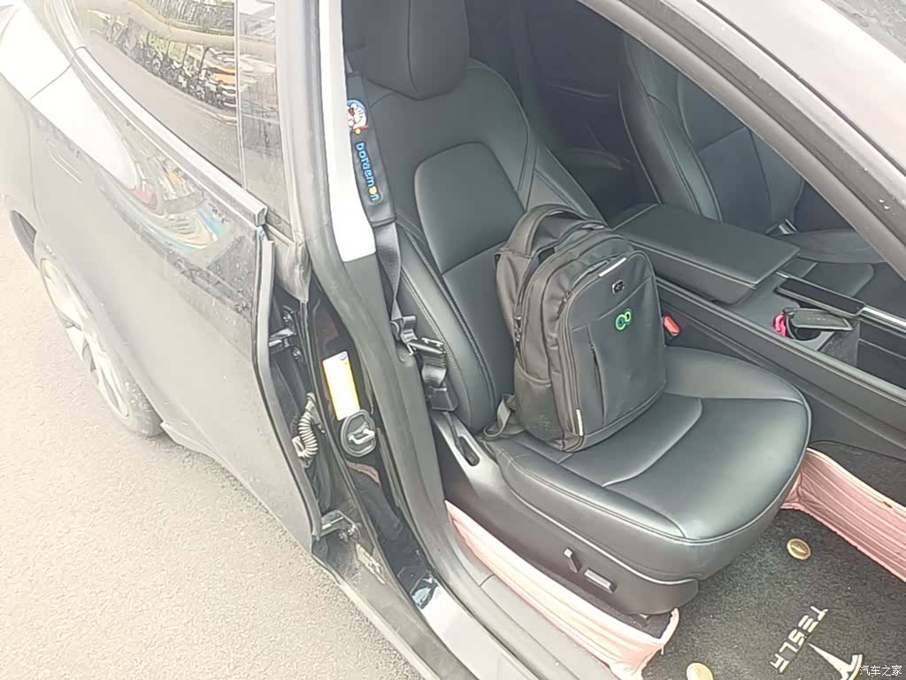 Tesla Model Y, 2023 25