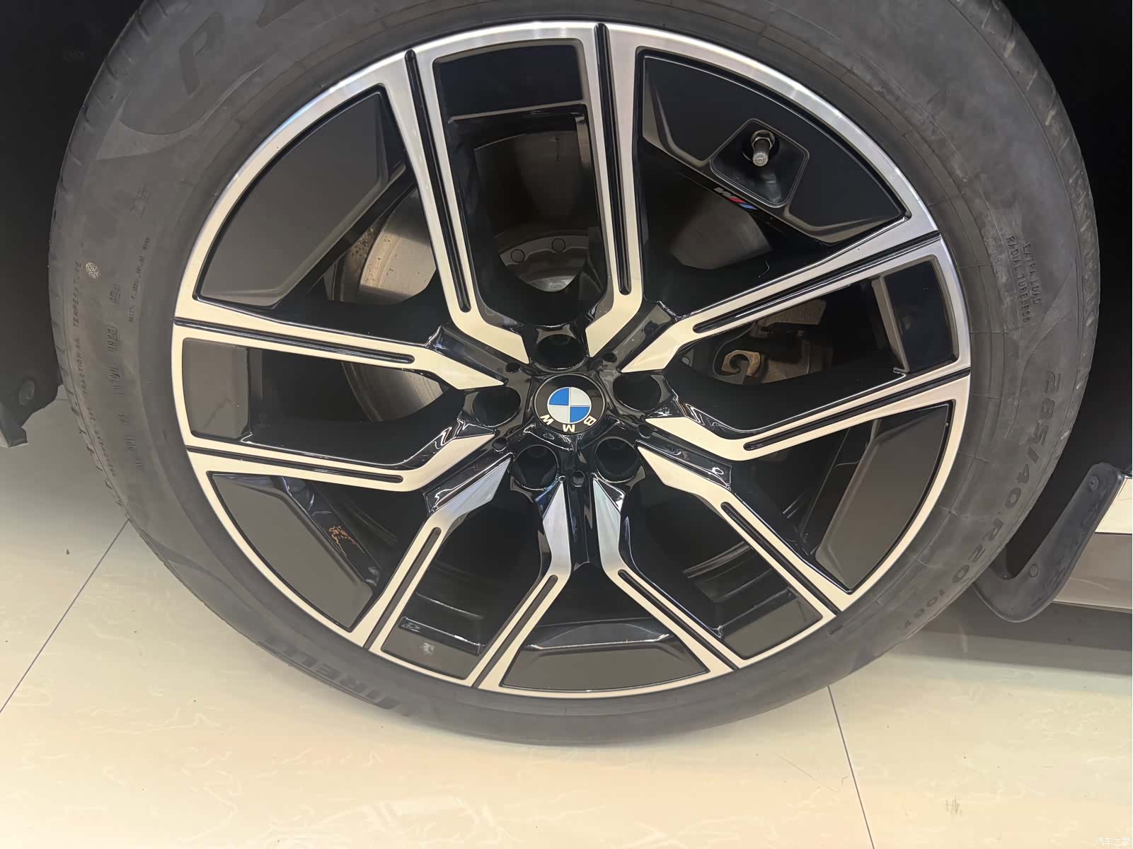 BMW i7, 2024 14