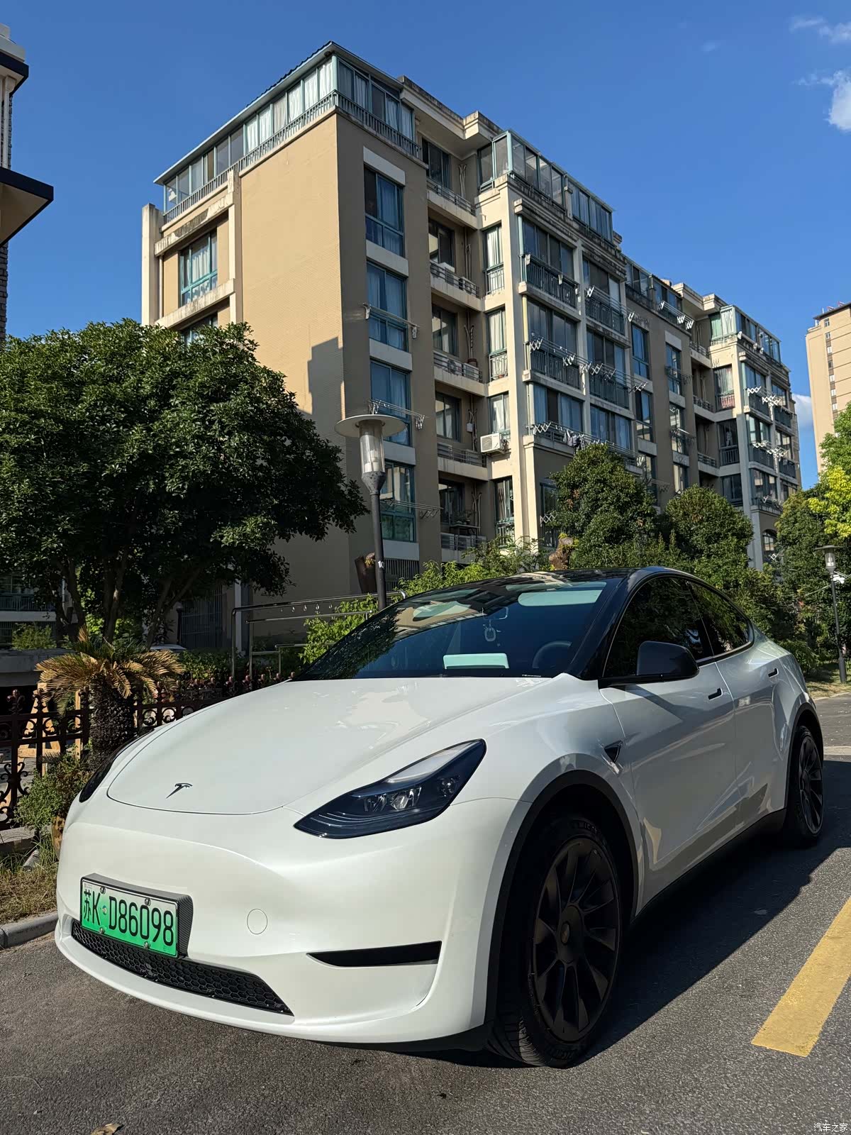 Tesla Model Y, 2024 1