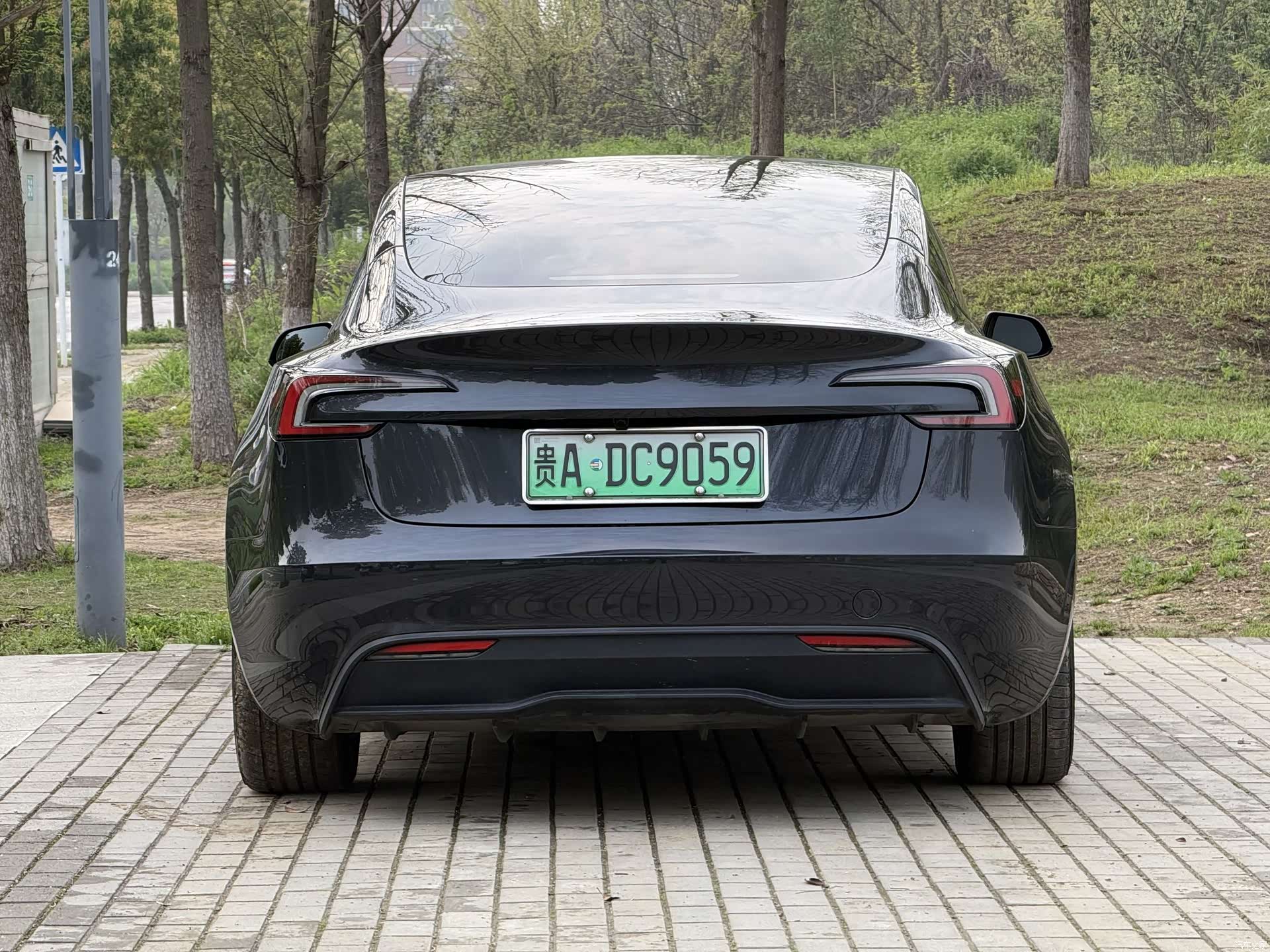 Tesla Model 3, 2025 18