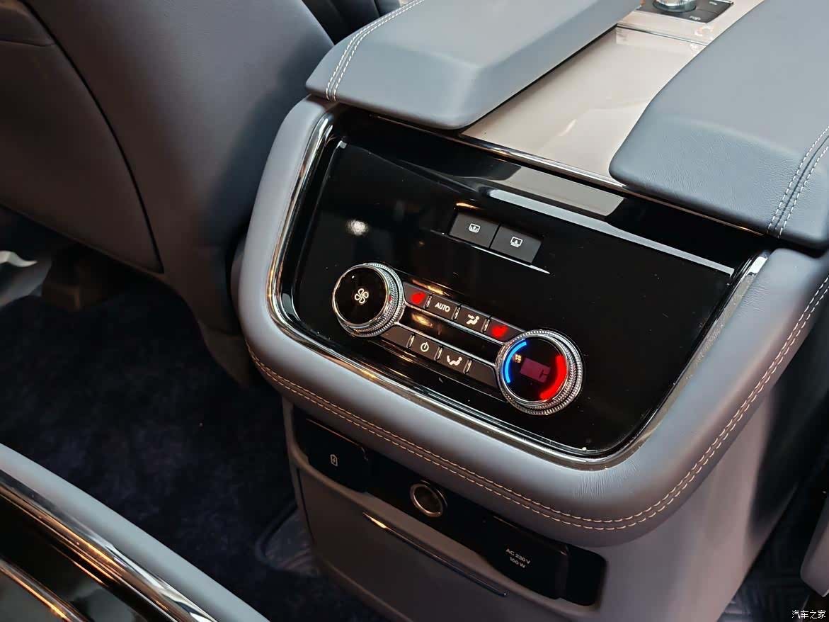 Lincoln Navigator, 2022 15