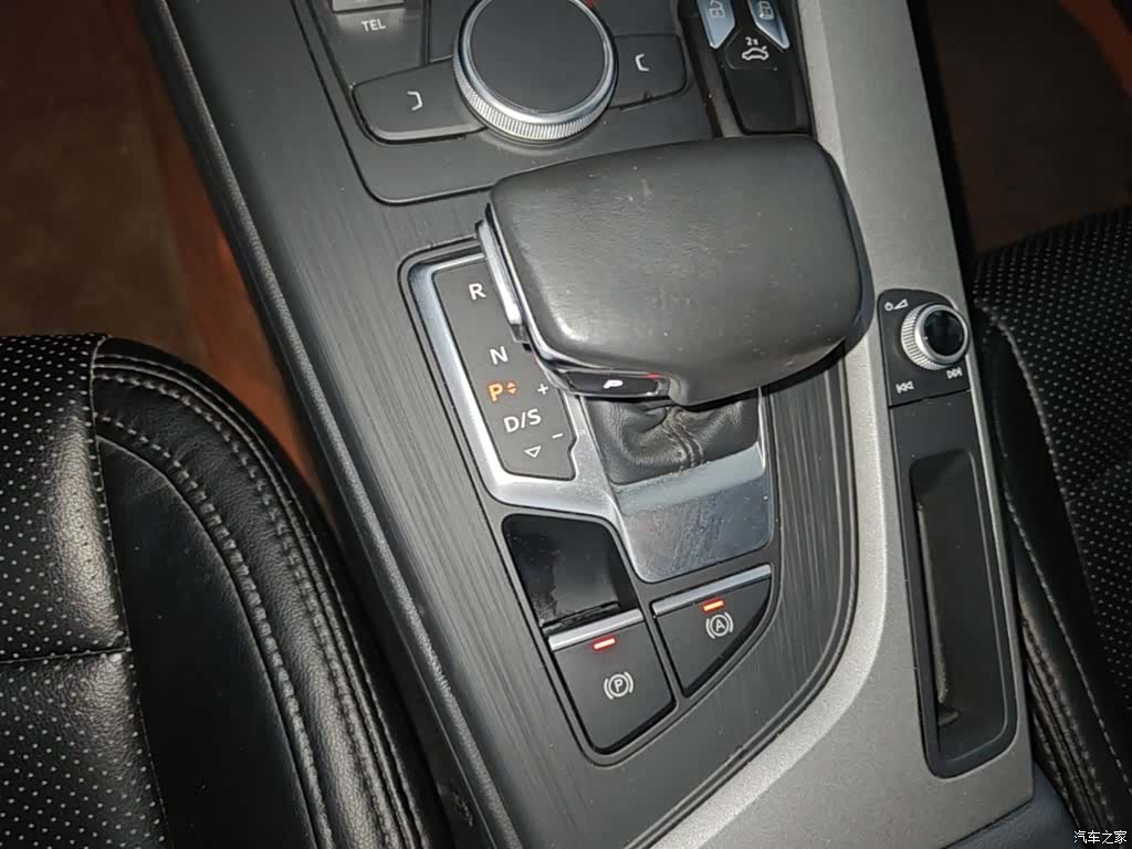 Audi A4L, 2019 14