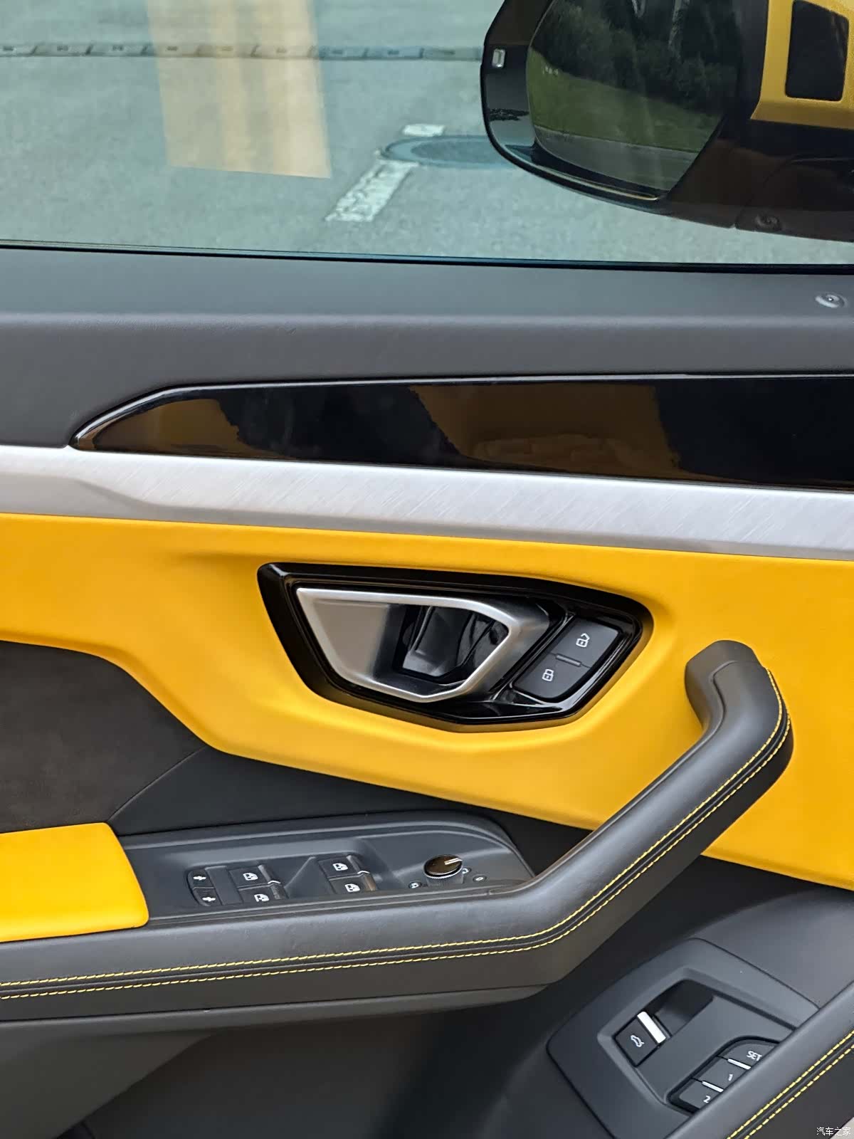 Lamborghini Urus, 2019 25