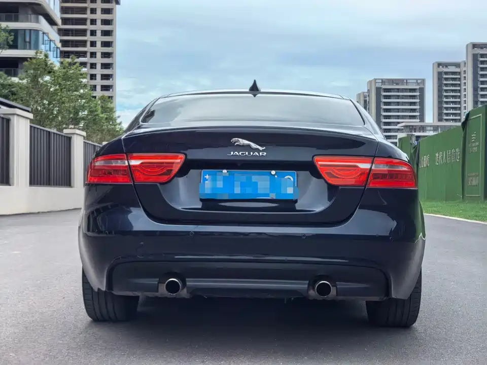 Jaguar XE