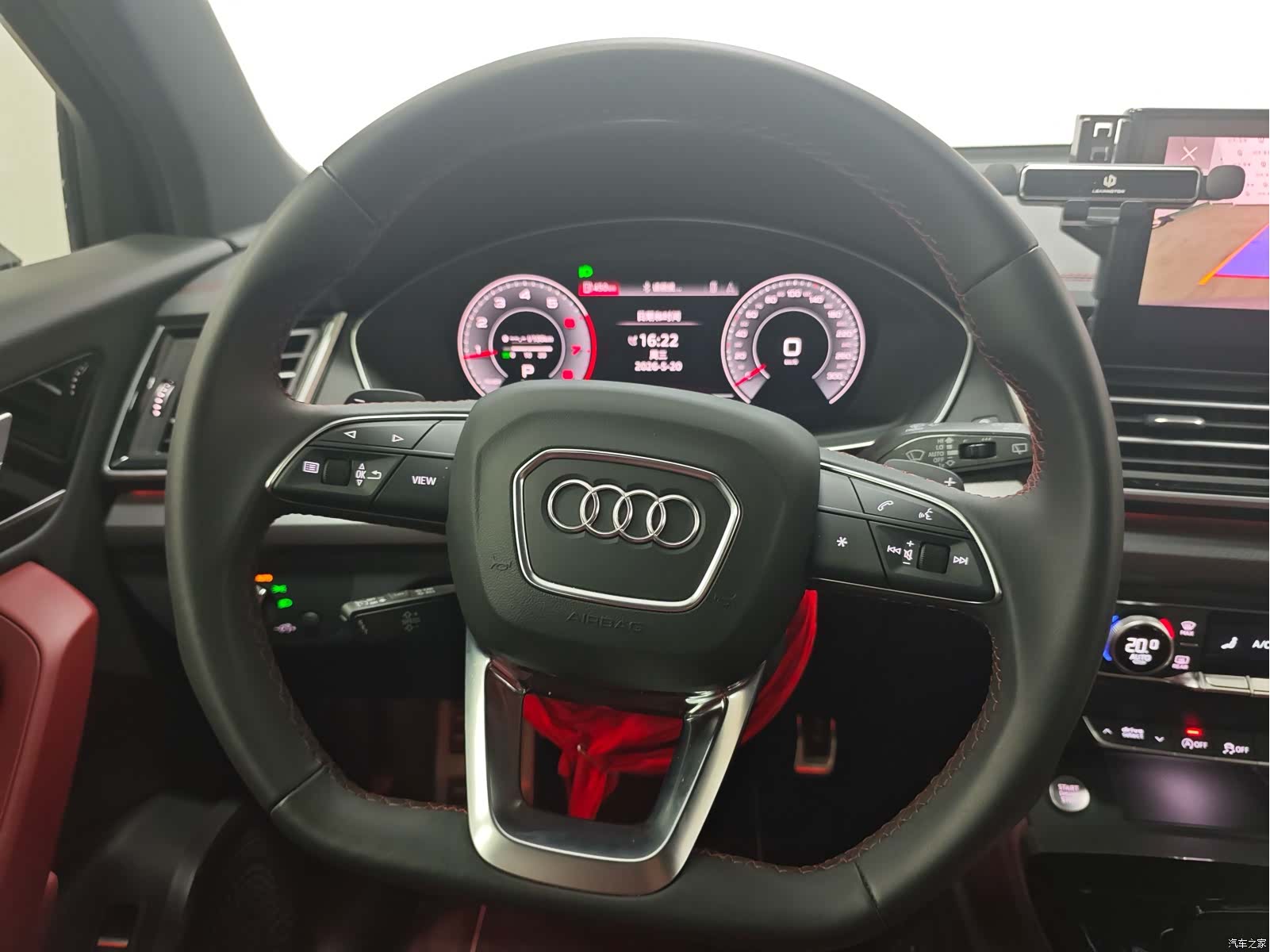 Audi Q5L, 2025 10
