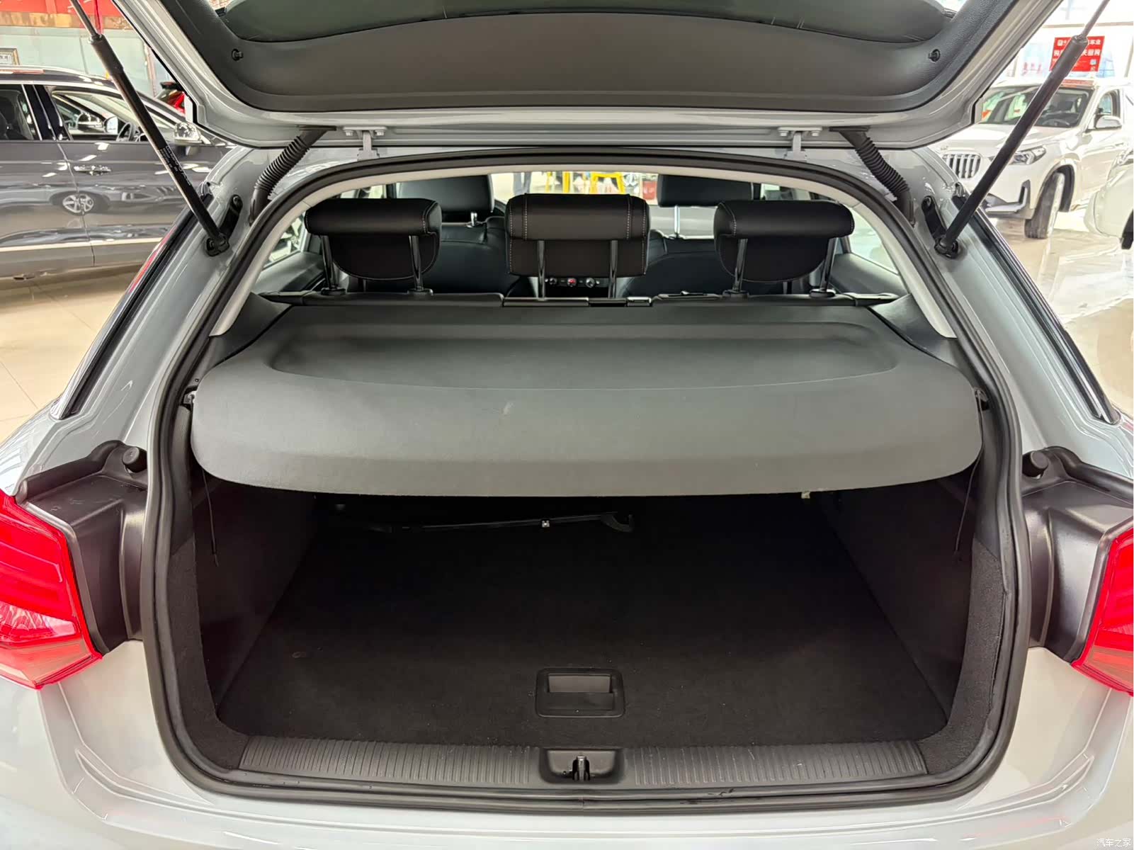 Audi Q2L, 2023 12