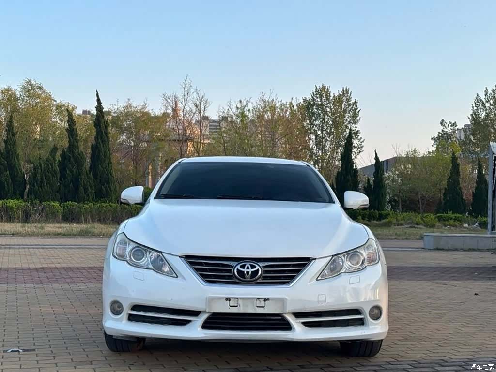 Toyota 2.5V, 2012 2
