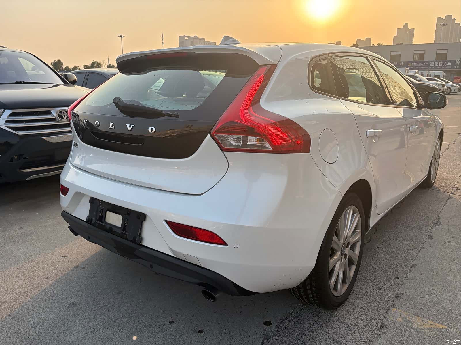 Volvo V40, 2014 все фото