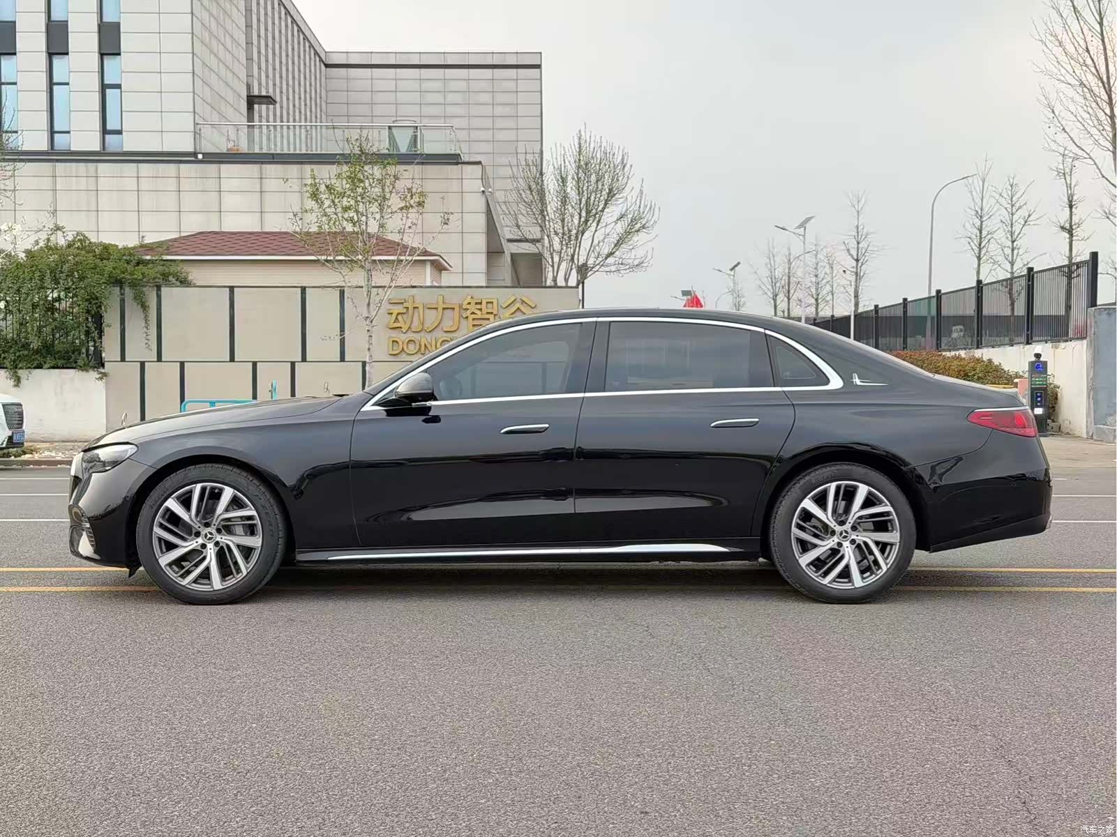 Mercedes-Benz E-Class, 2024 3