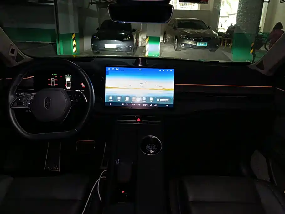 AITO Ask the world M5