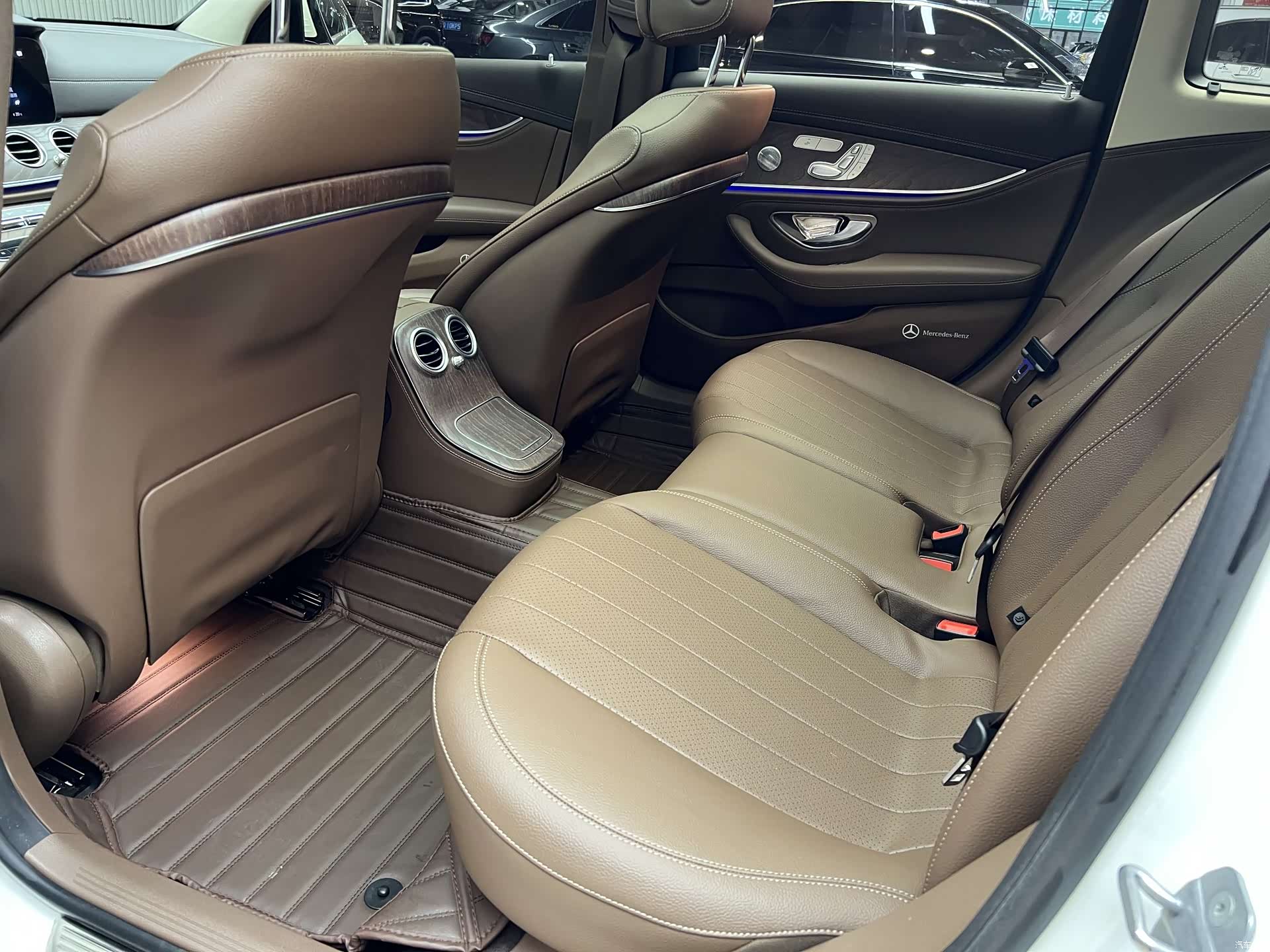 Mercedes-Benz E-Class, 2021 20