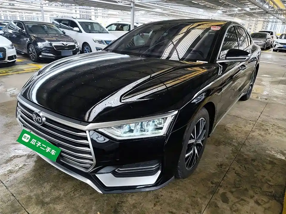 BYD e9