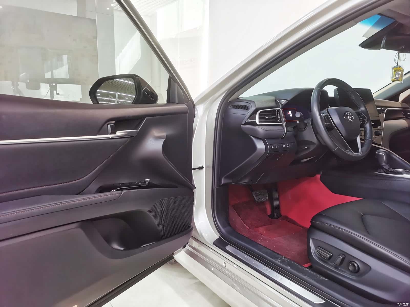 Toyota Camry, 2022 13