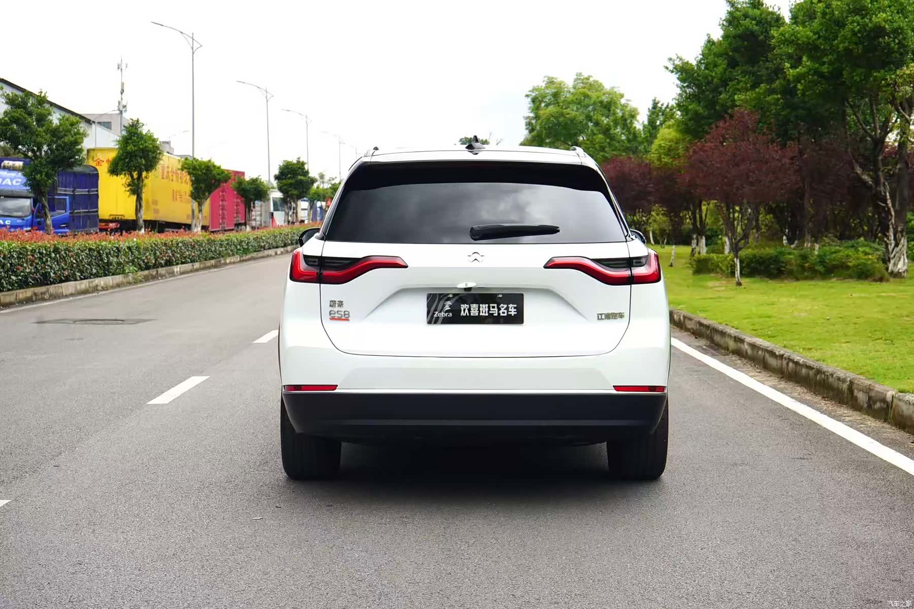 NIO ES8, 2021 4