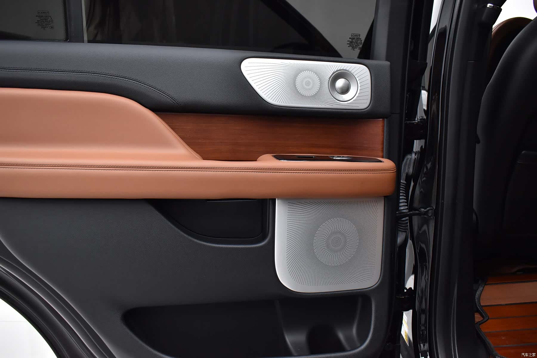 Lincoln Navigator, 2020 18
