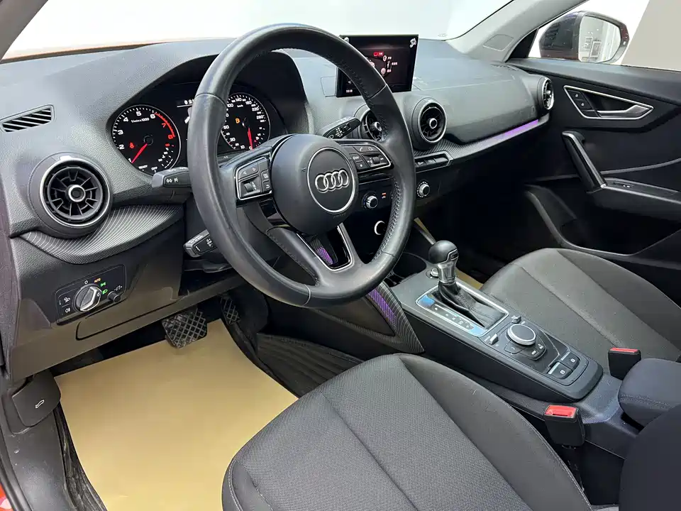 Audi Q2L