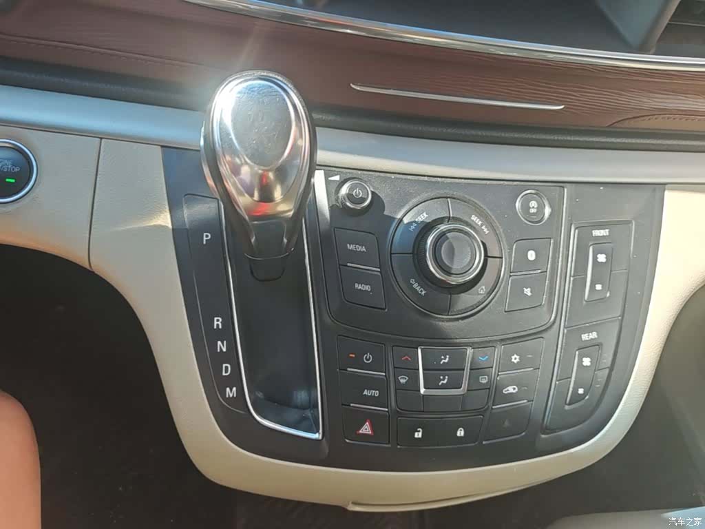 Buick GL8, 2019 14