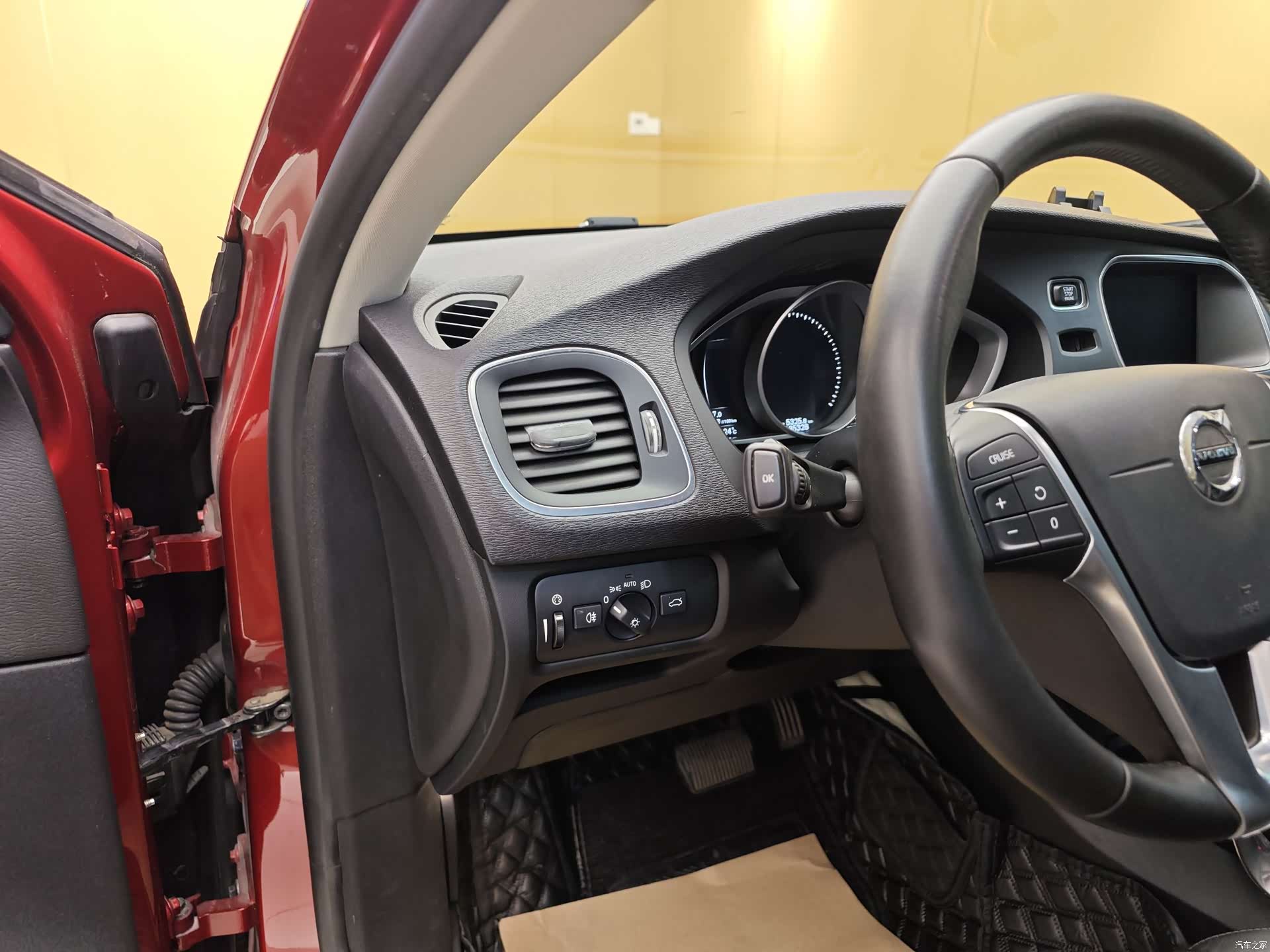 Volvo V40, 2018 11
