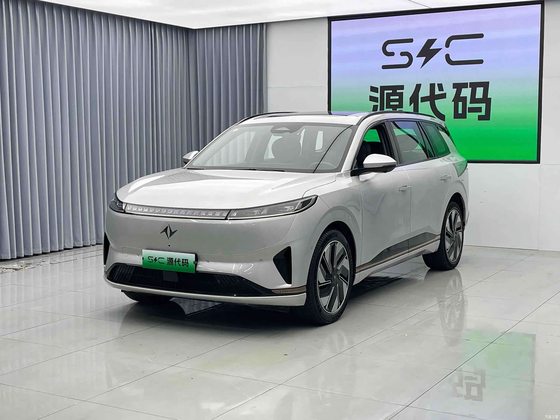 DongFeng eπ008, 2024 1