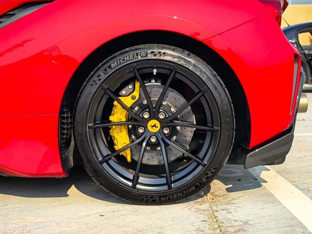 Ferrari 488, 2019 15