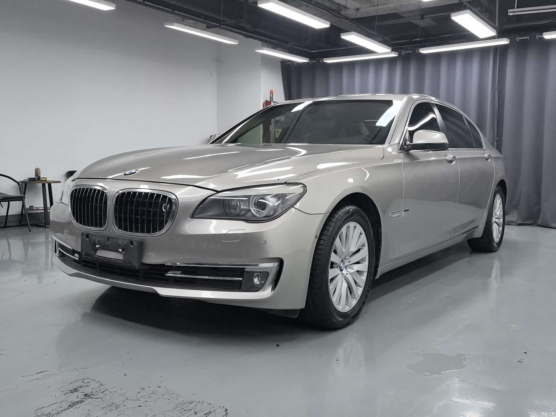 BMW 7 Series, 2010 1