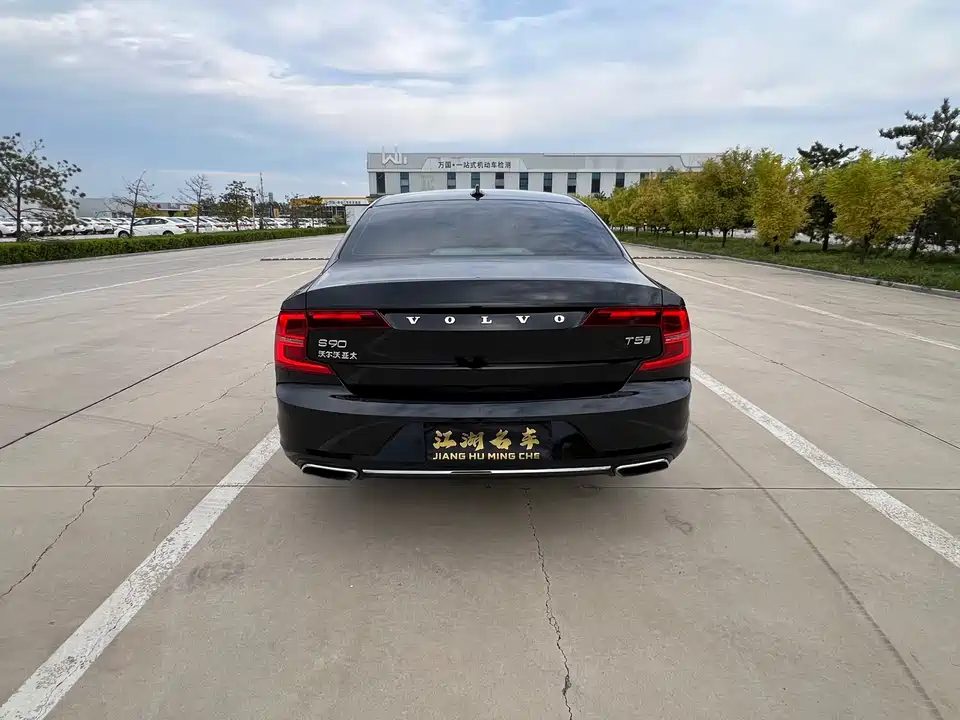 Volvo S90