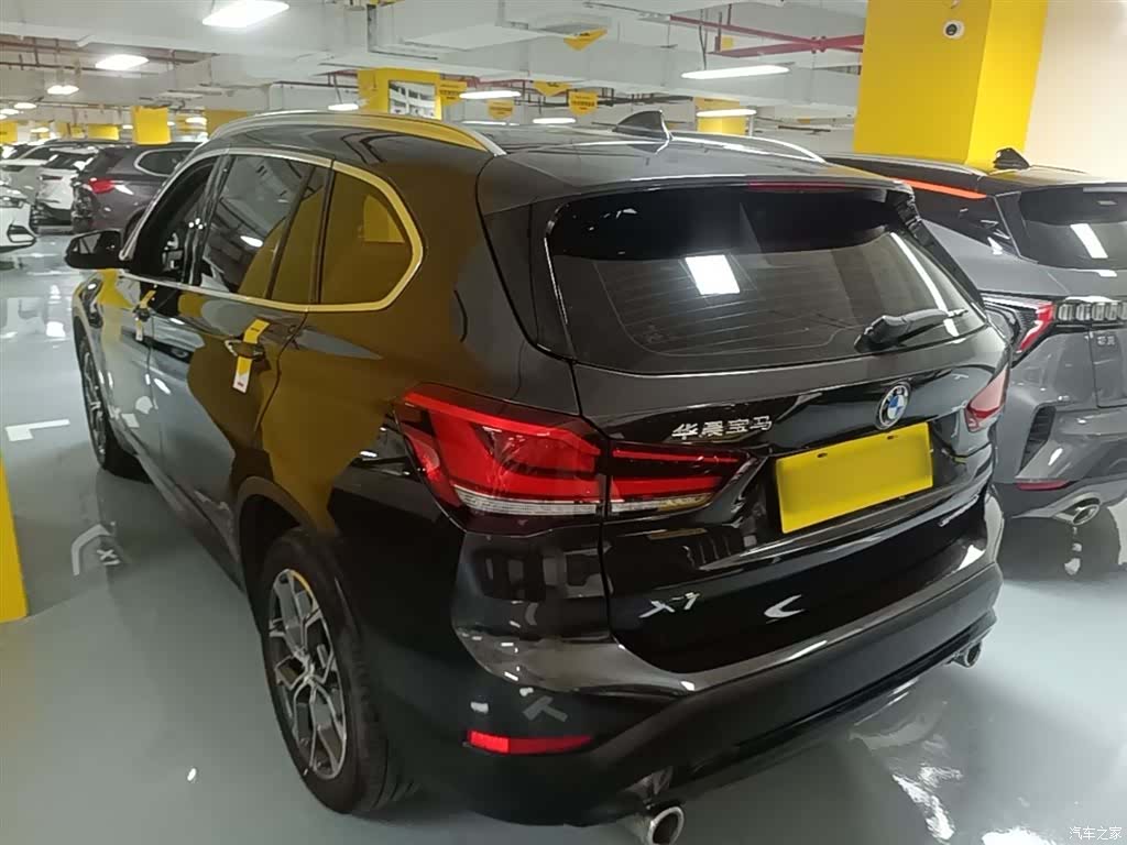 BMW X1, 2021 все фото