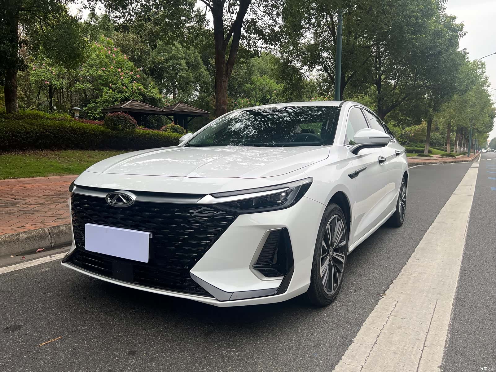 Chery Arrizo 8
