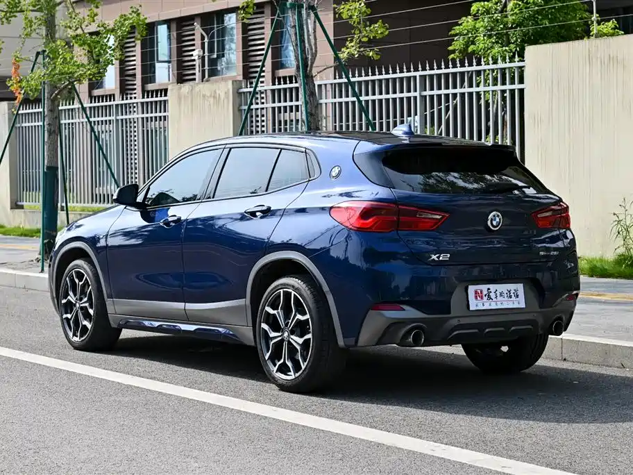 BMW X2
