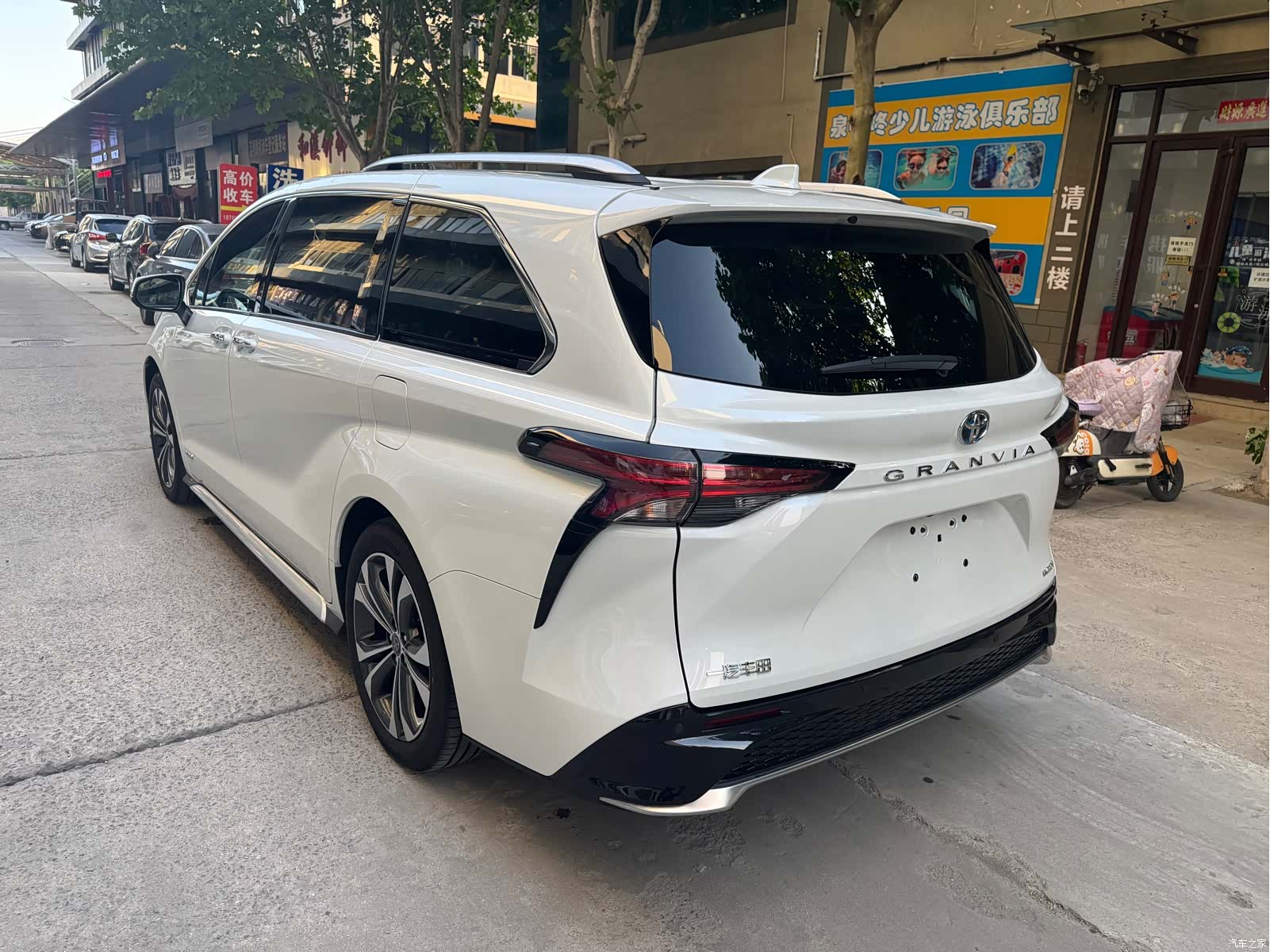 Toyota Granvia, 2023 7
