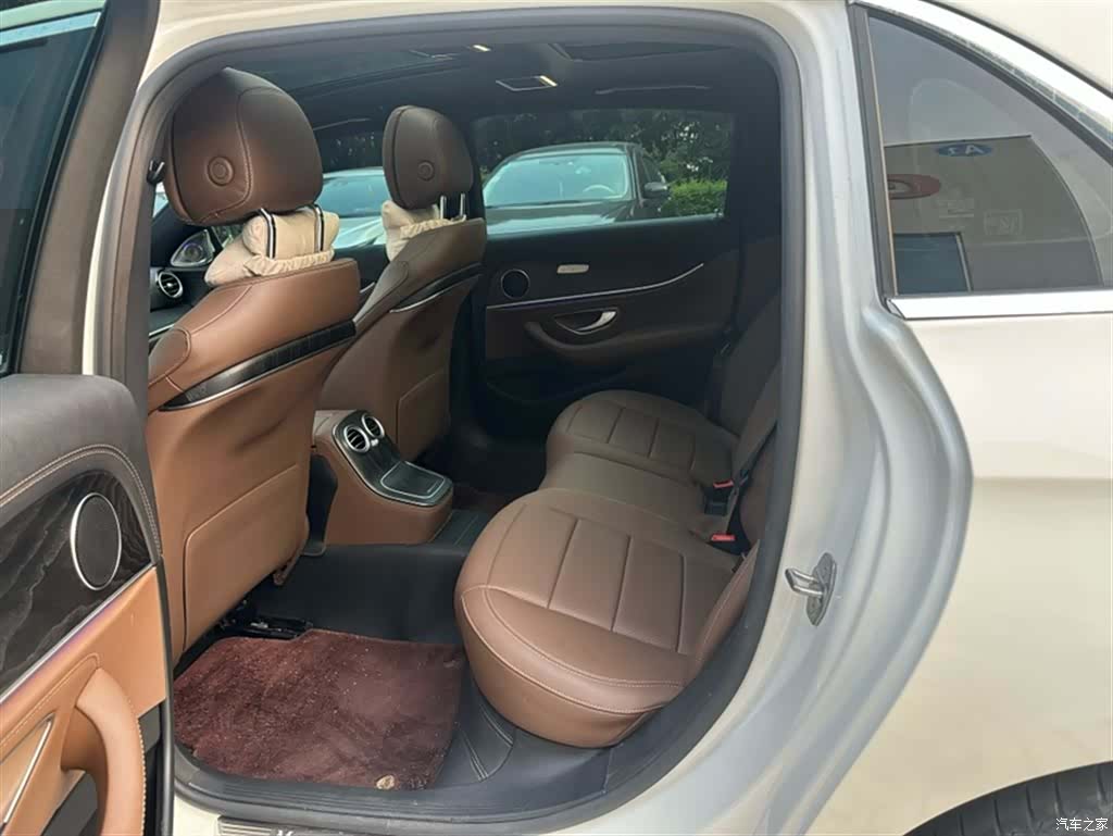 Mercedes-Benz E-Class, 2022 12