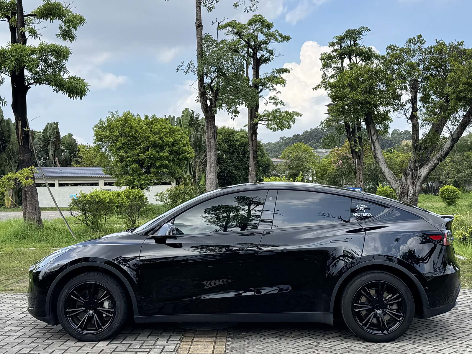 Tesla Model Y, 2023 7