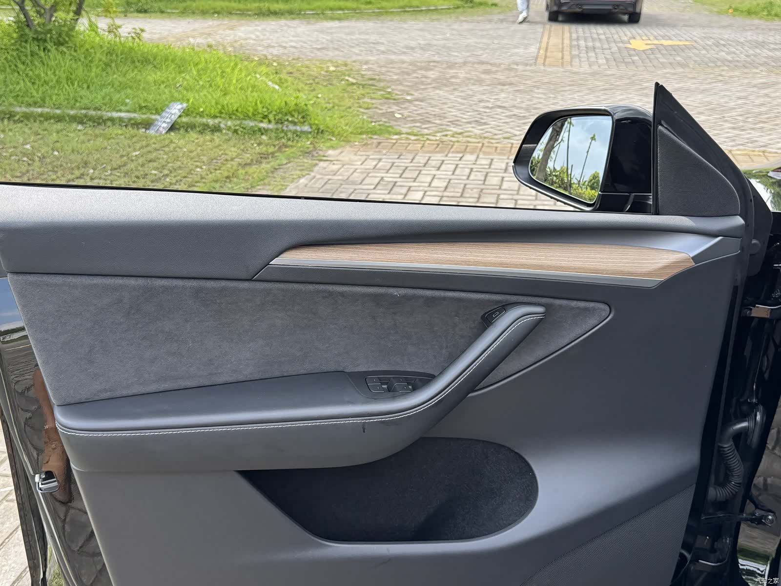 Tesla Model Y, 2023 23
