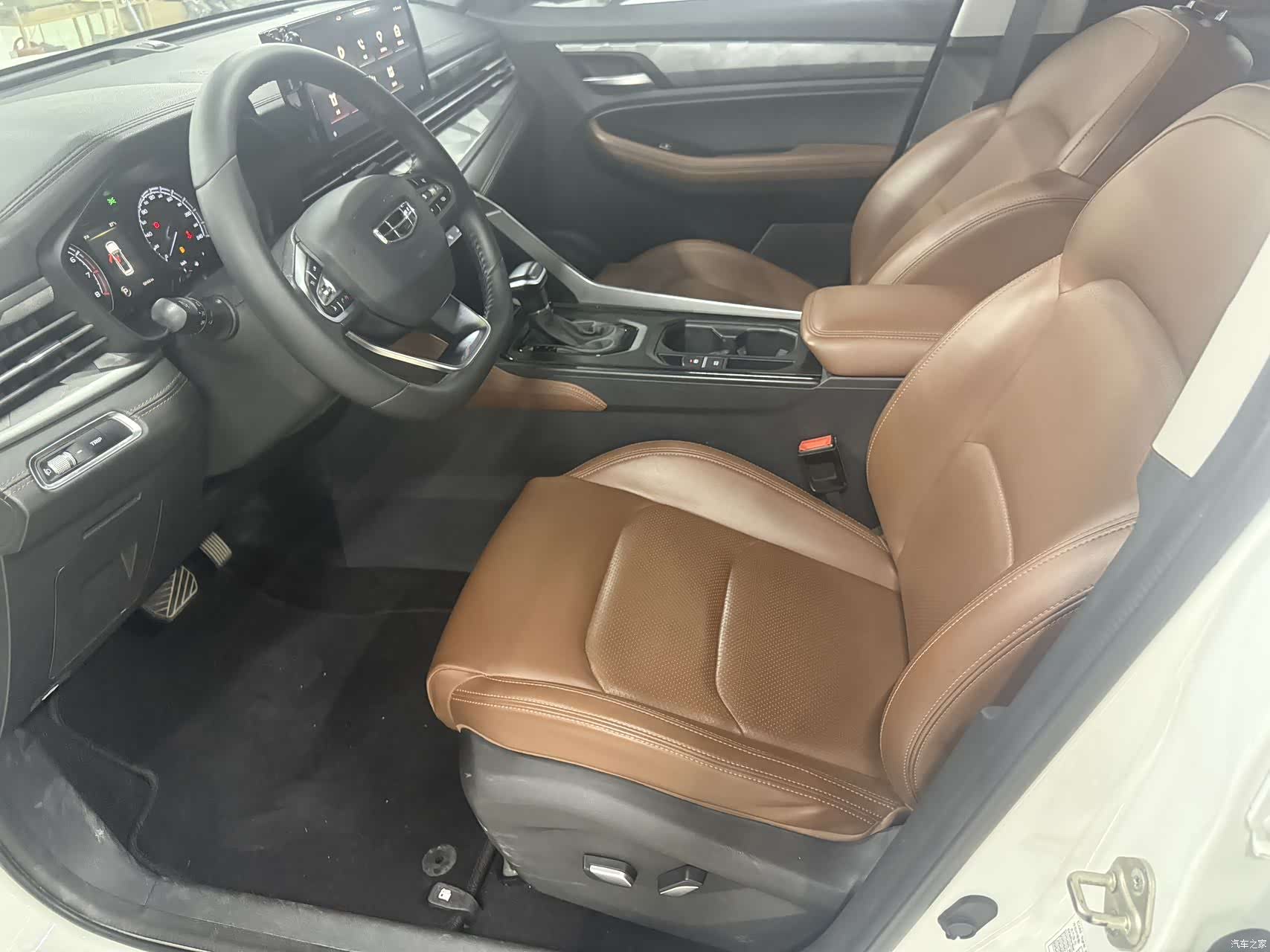 Geely X6, 2022 9