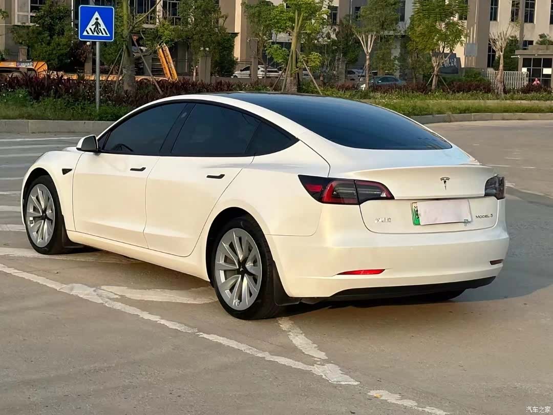 Tesla Model 3, 2022 9