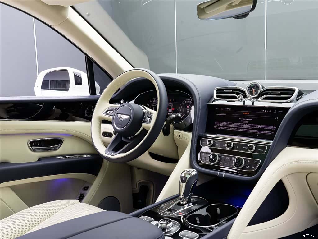 Bentley Bentayga, 2026 18