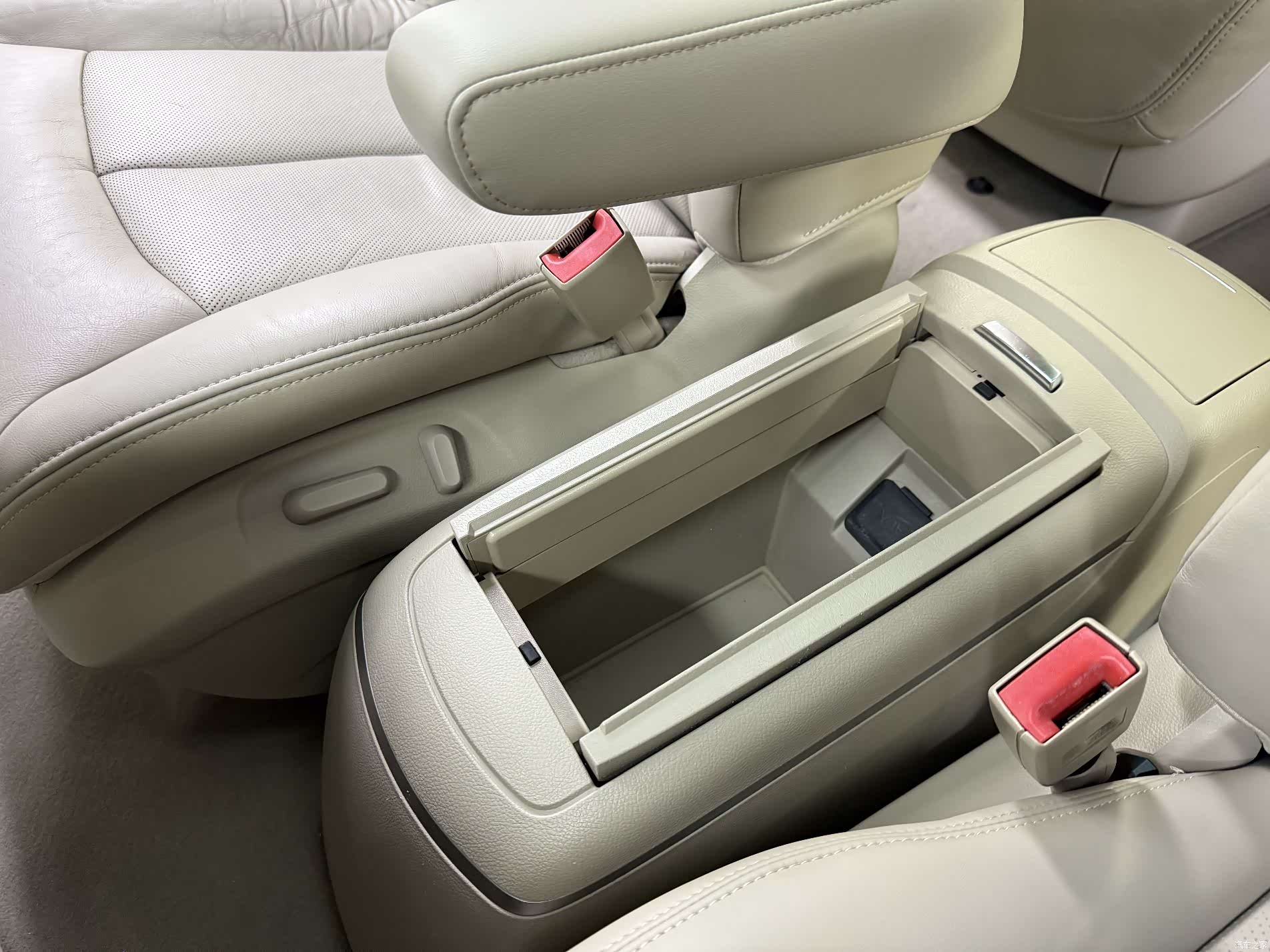 Buick GL8, 2015 24