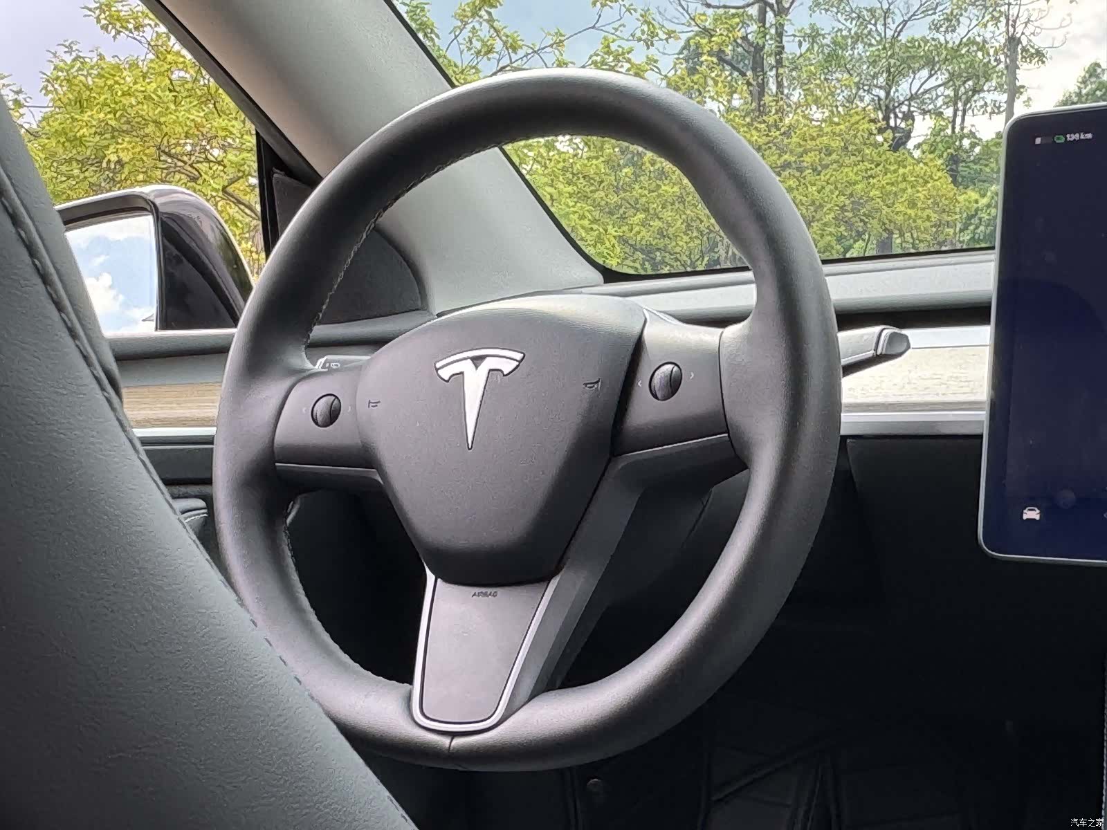 Tesla Model Y, 2023 21