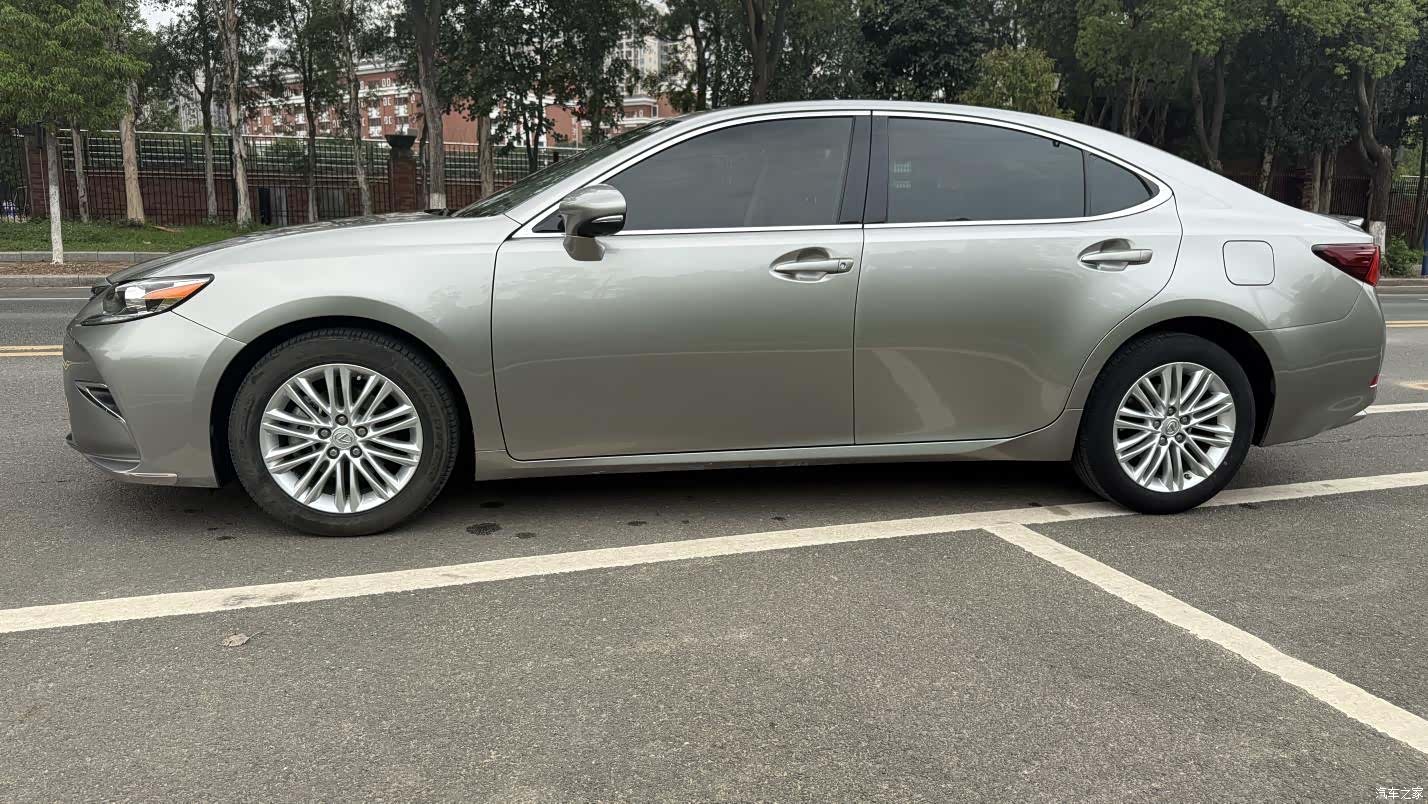Lexus ES, 2016 12