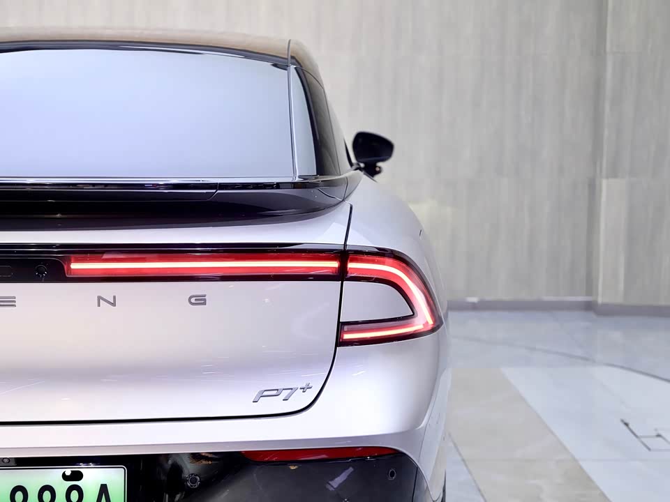XPENG P7+