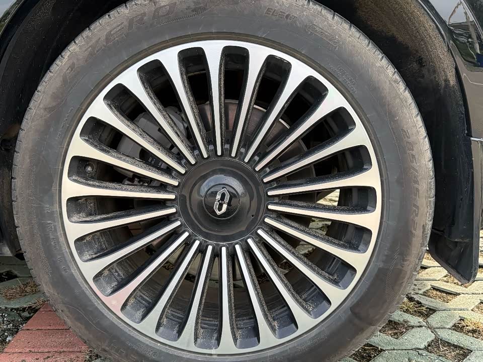 AITO Ask the world M9