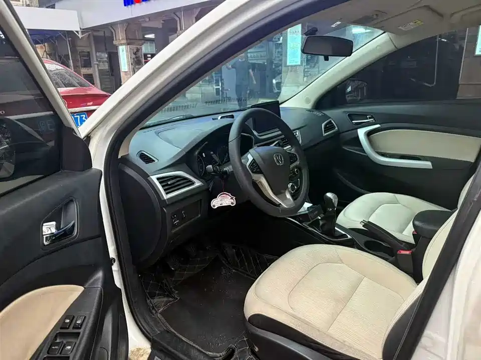 Changan Yuexiang V7