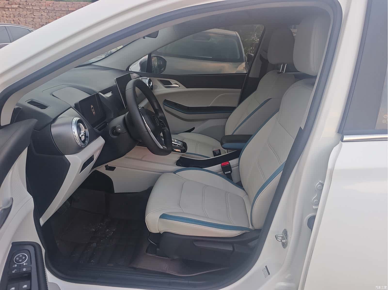 BYD Yuan, 2023 все фото