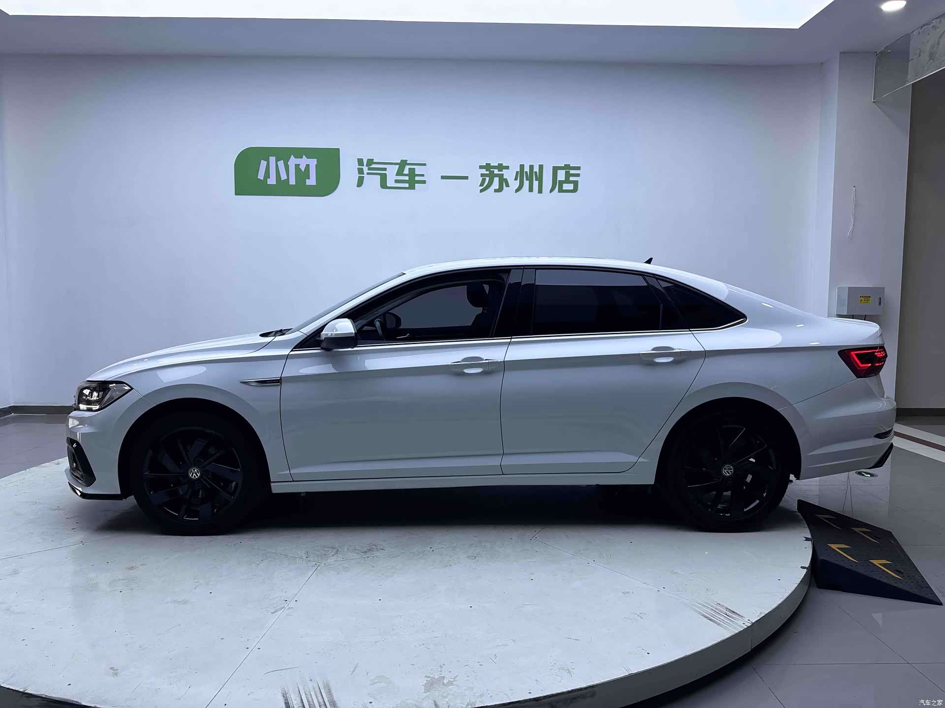 Volkswagen Sagitar, 2021 7