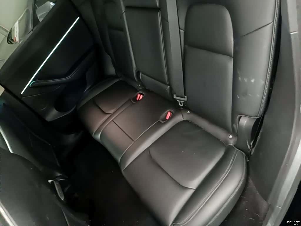 Tesla Model Y, 2022 17