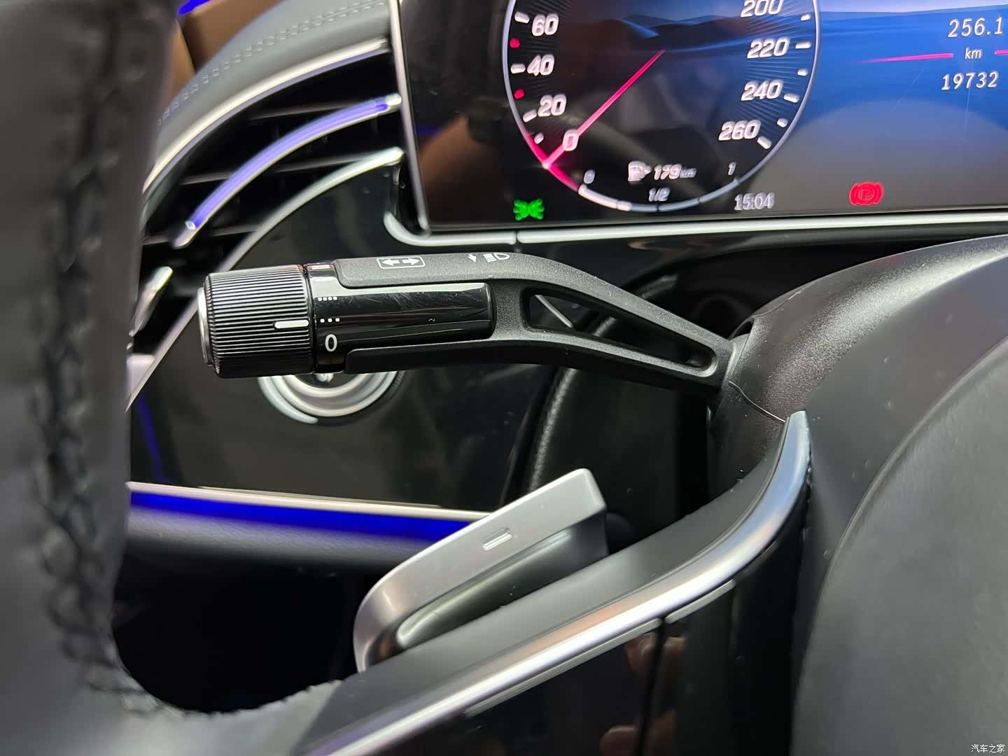 Mercedes-Benz E-Class, 2025 24